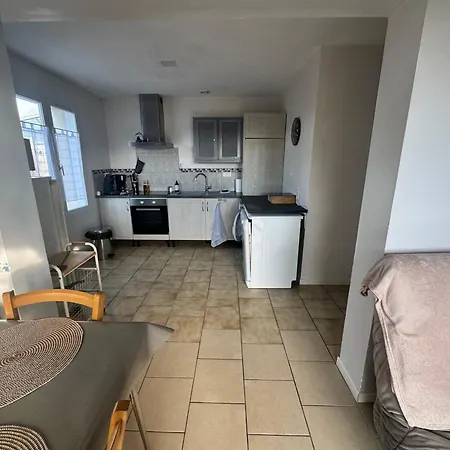 Les Iles D'ici Apartment *